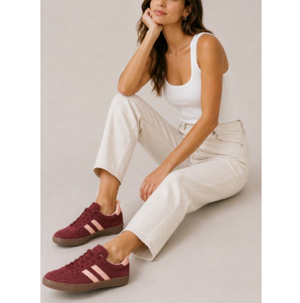 Cruza Women's Burgundy Casual Lace Up Suede Sneakers Size 9.5